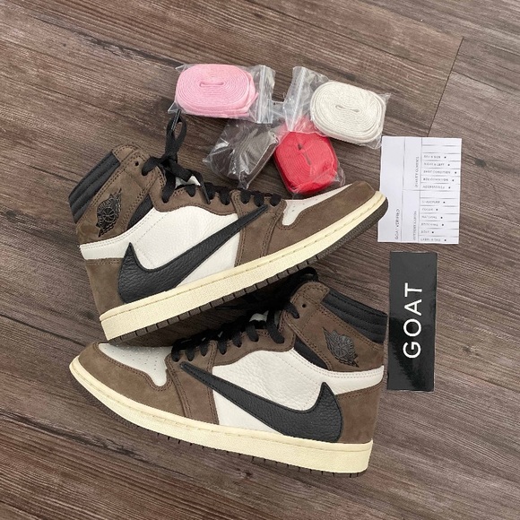 TRAVIS SCOOT X AIR JORDAN 1 RETRO HIGH